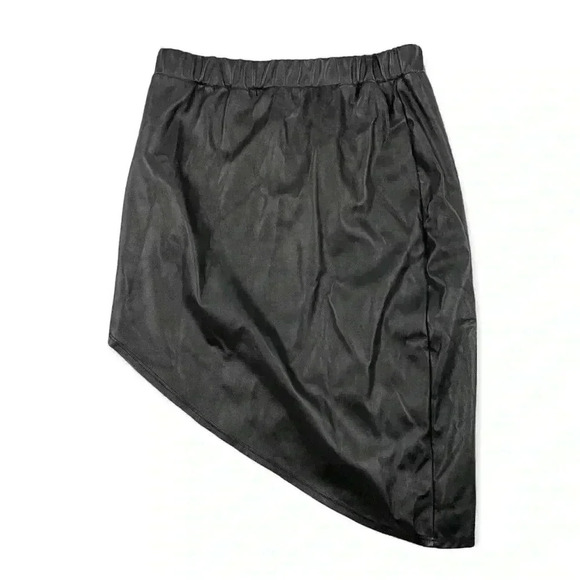 Faux Leather Asymmetrical Elastic Waist Skirt MEDIUM Women's Forever 21 Black - Picture 1 of 9